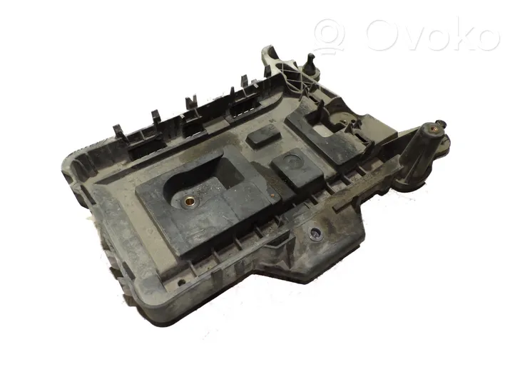 Volkswagen Caddy Boîte de batterie 1K0915333