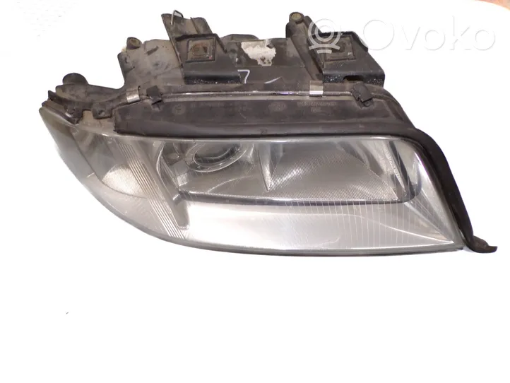 Audi A4 S4 B6 8E 8H Lampa przednia 