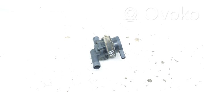 Volkswagen PASSAT B5 Pompe à eau de liquide de refroidissement 70207400