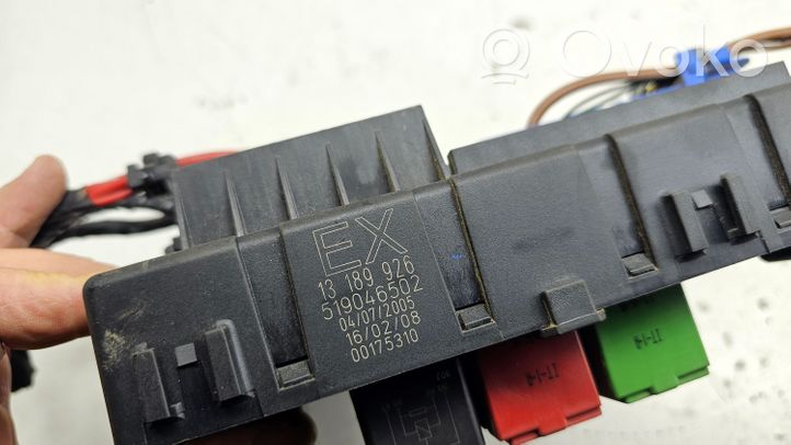 Opel Vectra C Fuse module 13189926