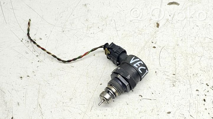 Opel Vectra C Régulateur de pression de carburant 0281002507