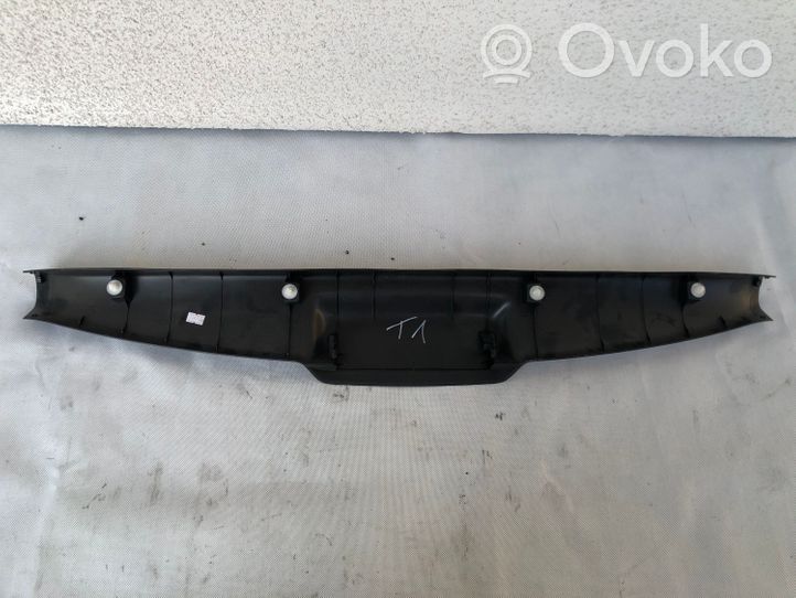 Toyota Verso Garniture de hayon 679390F020