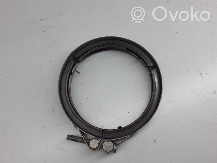 Audi Q2 - Morsetto per la connessione del tubo della marmitta 04L131455A