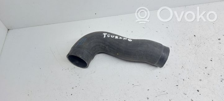 Volkswagen Touran II Tube d'admission de tuyau de refroidisseur intermédiaire 1K0145832