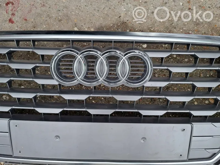 Audi Q2 - Maskownica / Grill / Atrapa górna chłodnicy 81A853651