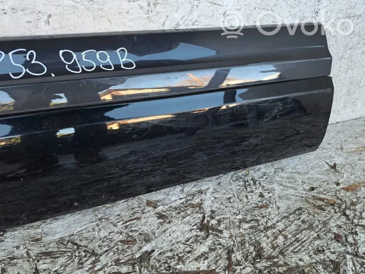 Audi Q7 4M Aizmugurē durvju dekoratīvā apdare (moldings) 4M0853969B