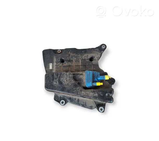 Audi A4 S4 B9 Réservoir de fluide AdBlue 8W0131878AC