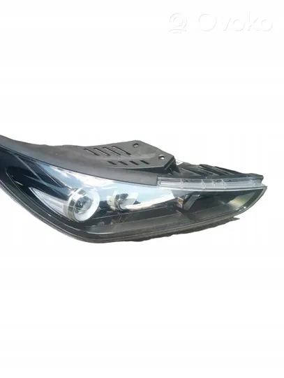 Hyundai i30 Lot de 2 lampes frontales / phare 92102G4120