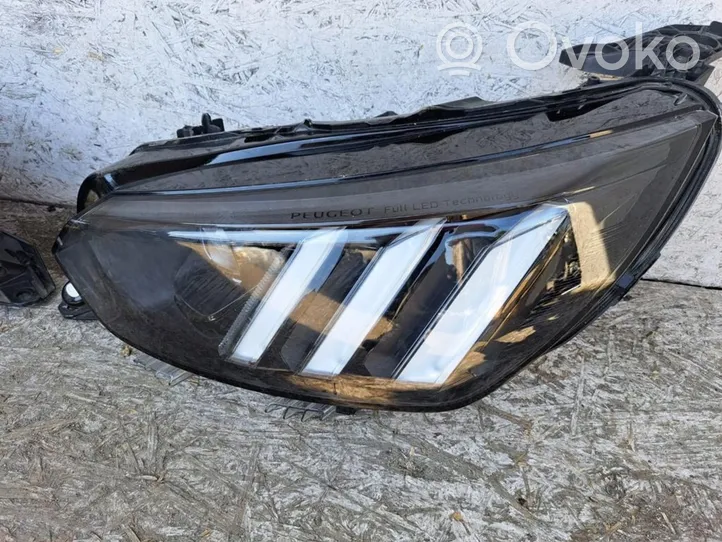 Peugeot 208 Headlights/headlamps set 9823193480