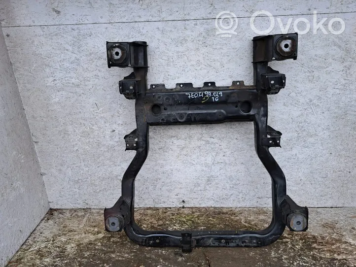 Volkswagen Multivan T5 Front axle beam 7E0499029