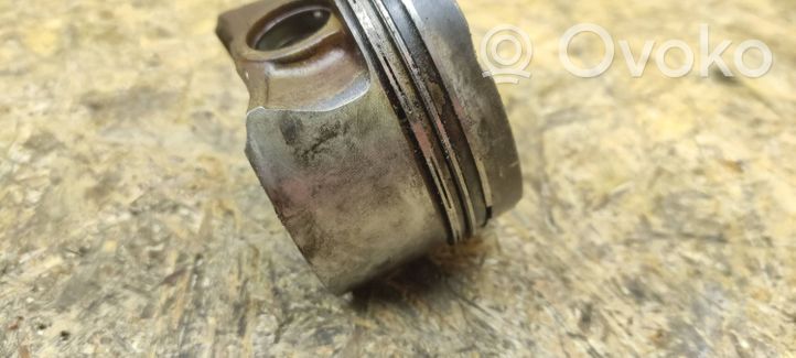 BMW 3 E46 Piston 84L39