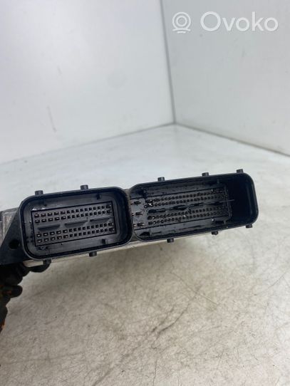 Volkswagen Golf Sportsvan Sterownik / Moduł ECU 04L907309E