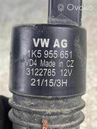 Volkswagen PASSAT B8 Tuulilasi tuulilasinpesimen pumppu 1K5955651