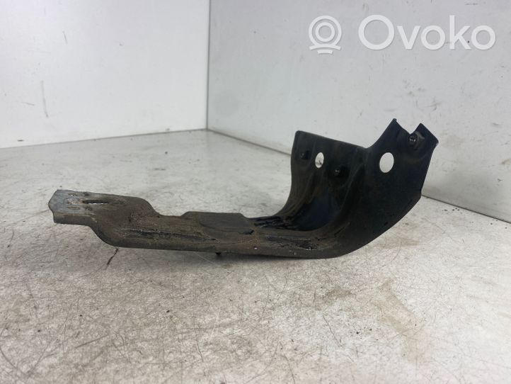 Volkswagen PASSAT CC Supporto di montaggio del parafango 3C8821141