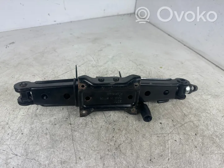 Volkswagen Golf VII Cric di sollevamento 5Q0011031D