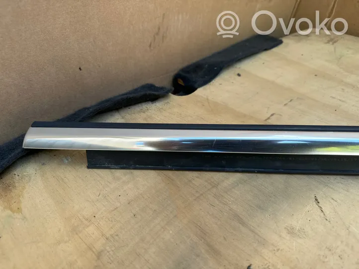 Audi A5 Rivestimento modanatura del vetro della portiera posteriore 8T8853764F