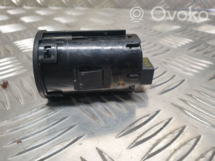 Mazda CX-3 Interruttore a pulsante start e stop motore BJS7663S0