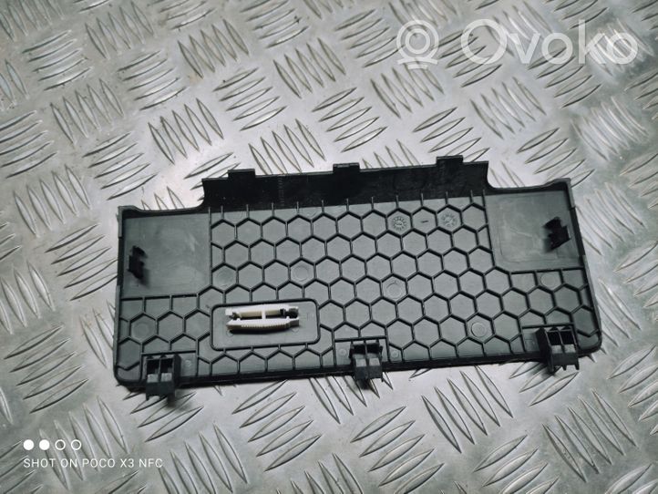 Volkswagen Polo V 6R Fuse box cover 6R0857506A