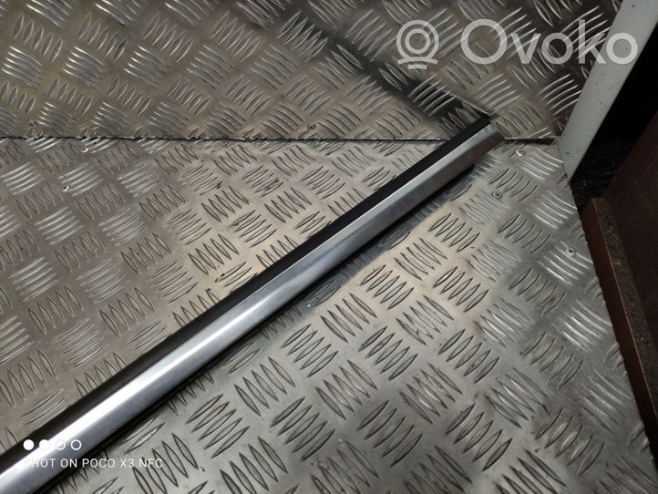 Volkswagen Eos Moulure de vitre de la porte avant 1Q0853955D