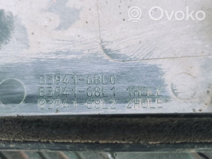 Suzuki Swift Listwa oświetlenie tylnej tablicy rejestracyjnej 8394168L0
