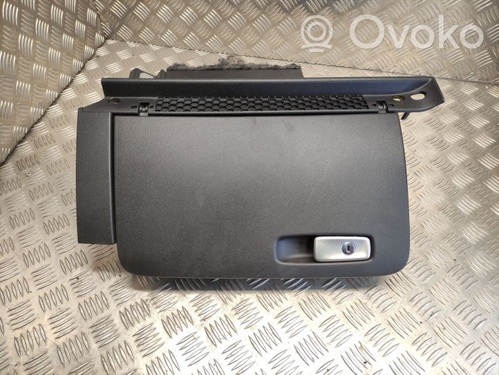 Audi A1 Glove box set 8X1857035B