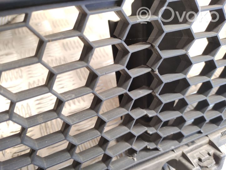 Dacia Sandero Grille inférieure de pare-chocs avant 628170360R