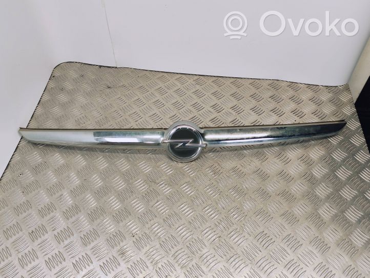 Opel Zafira C Tailgate trim 99715500