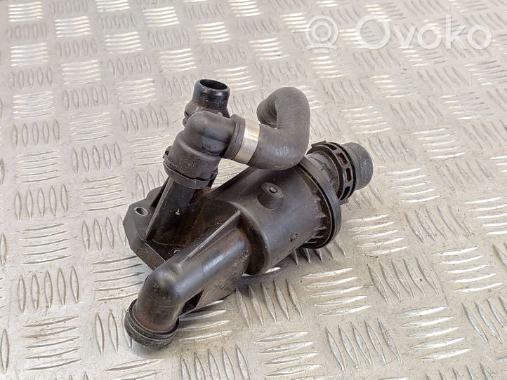 BMW 1 F20 F21 Termostatas/ termostato korpusas 8575625