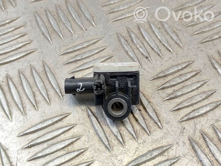 Mercedes-Benz GLA W156 Sensor impacto/accidente para activar Airbag A1668210151