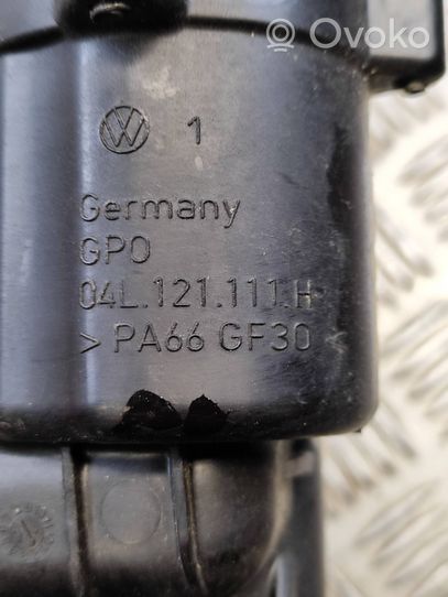 Audi A5 8T 8F Pompe de circulation d'eau 04L121111B