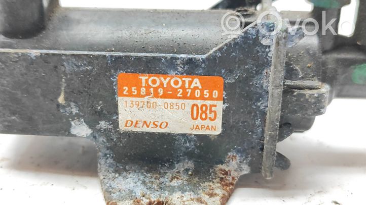 Toyota Avensis T250 Zawór podciśnienia / Elektrozawór turbiny 2581927050