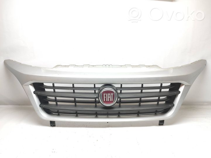 Fiat Ducato Maskownica / Grill / Atrapa górna chłodnicy 18072151