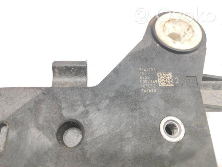 Mini Cooper Countryman F60 Boîte de batterie 7641798