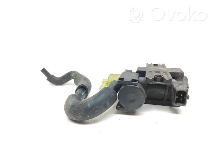 Nissan X-Trail T32 Vacuum valve 8200790180