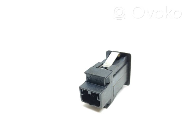 Volkswagen Touran II Câble adaptateur AUX 5M0035724