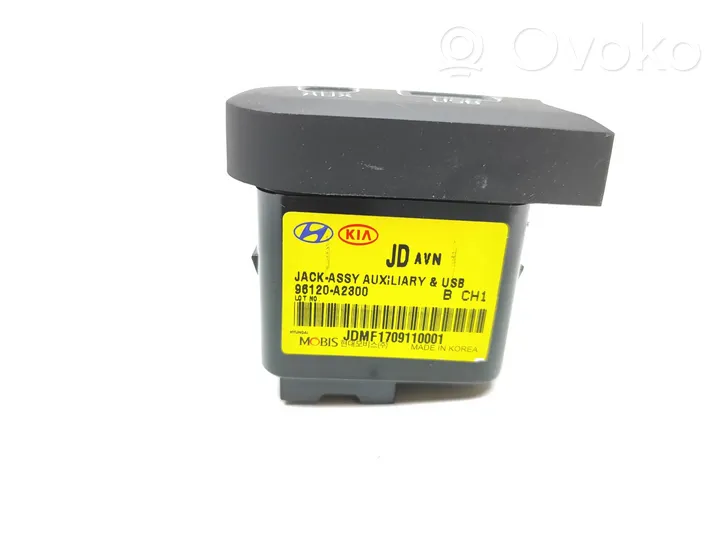 KIA Ceed USB-pistokeliitin 96120A2300