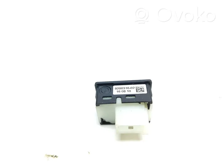 BMW 5 F10 F11 Interruptor para abrir la puerta trasera 9200316