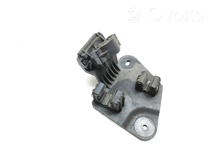 Audi Q3 8U Autres pièces compartiment moteur 8U0260759A