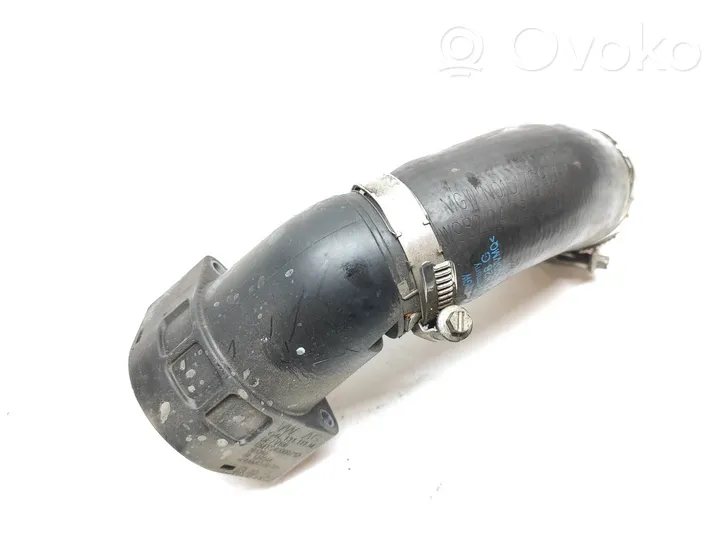 Audi Q3 8U Tube d'admission de tuyau de refroidisseur intermédiaire 04L145828G