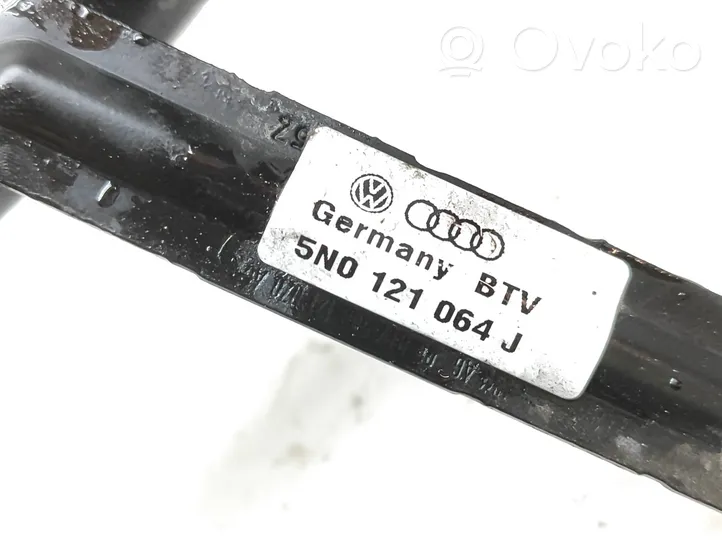 Audi Q3 8U Moottorin vesijäähdytyksen putki/letku 5N0121064J