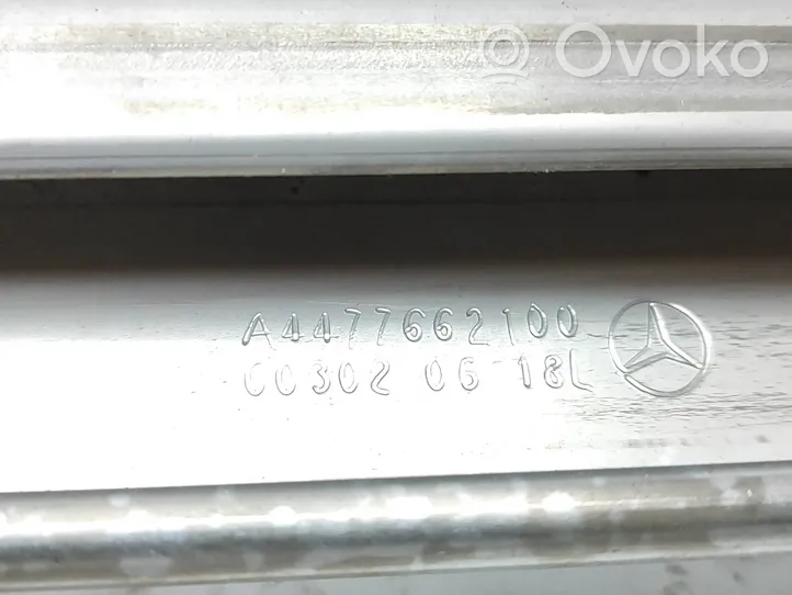 Mercedes-Benz Vito Viano W447 Szyna środkowa drzwi przesuwnych A4477662100