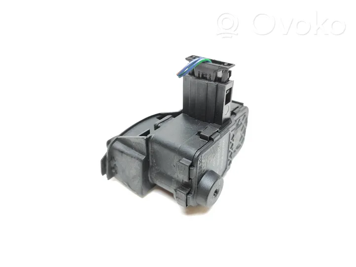 Volkswagen Touareg II Motorino del tappo del serbatoio del carburante 7P0810773