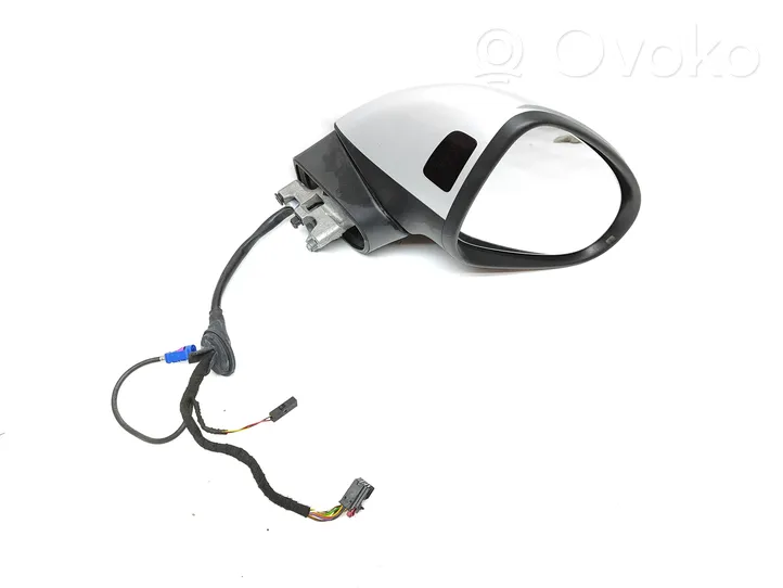 Volkswagen Touareg II Front door electric wing mirror E1021095