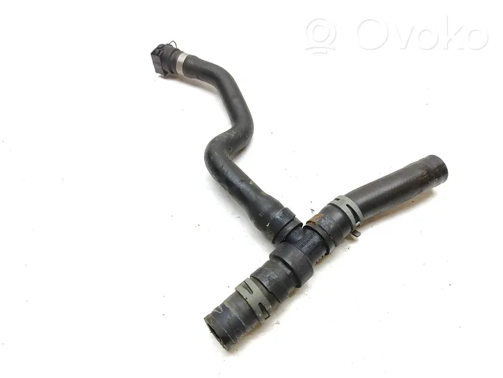 Volkswagen Touareg II Tubo flessibile del liquido di raffreddamento del motore 7P0122101E