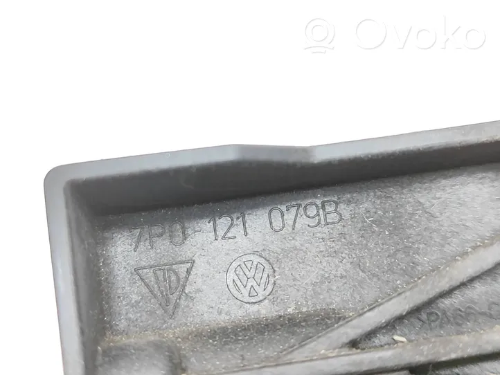 Volkswagen Touareg II Fixation de radiateur 7P0121079B