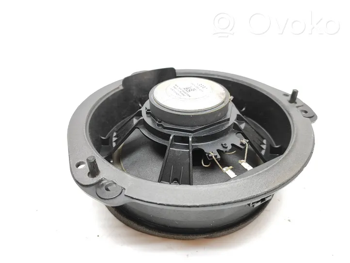 Audi A4 S4 B9 8W Takaoven kaiutin 8W5035411