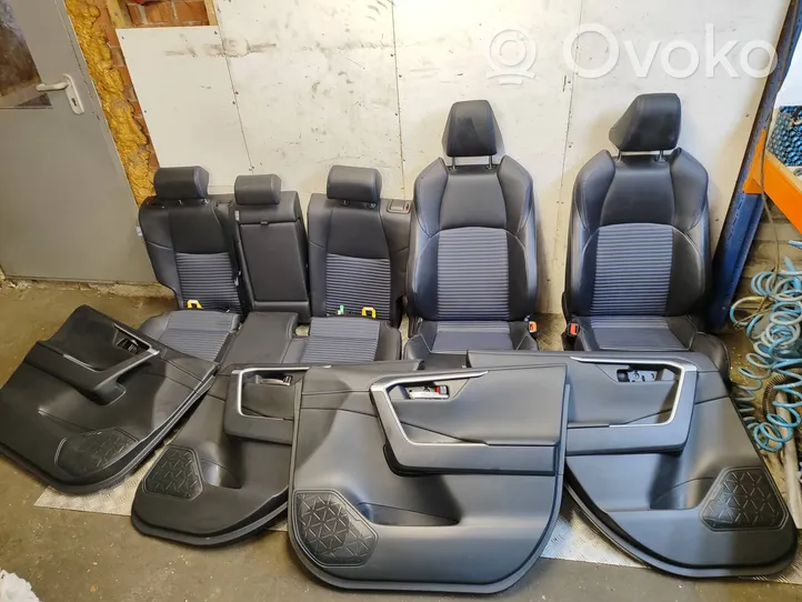 Toyota RAV 4 (XA50) Kit intérieur 