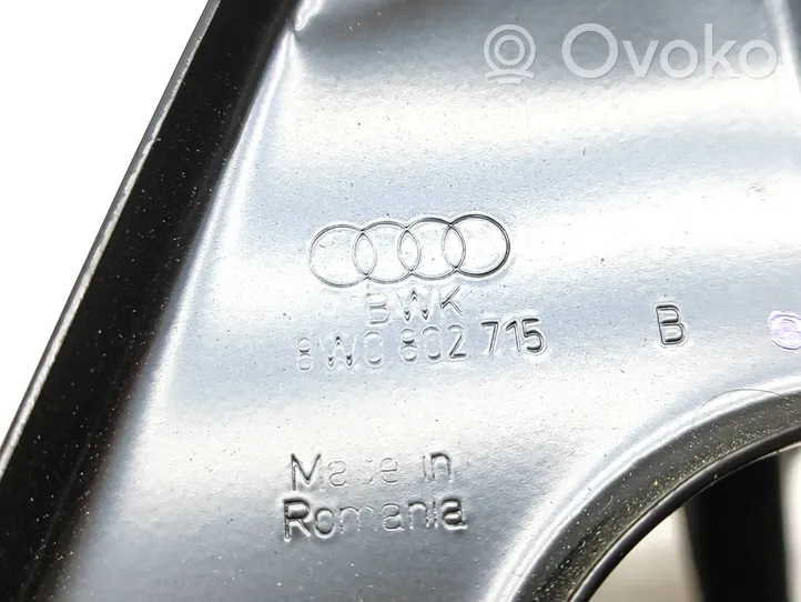Audi A4 S4 B9 8W Uchwyt / Wspornik 8W0802715