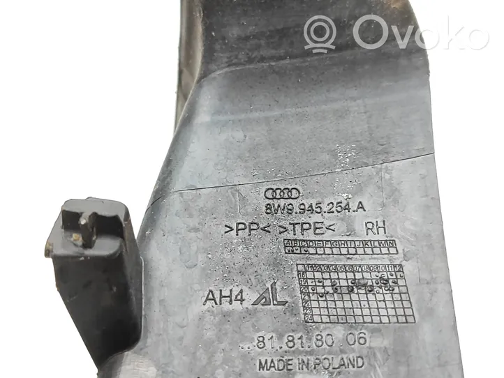 Audi A4 S4 B9 8W Listwa pod lampę tylną 8W9945254A