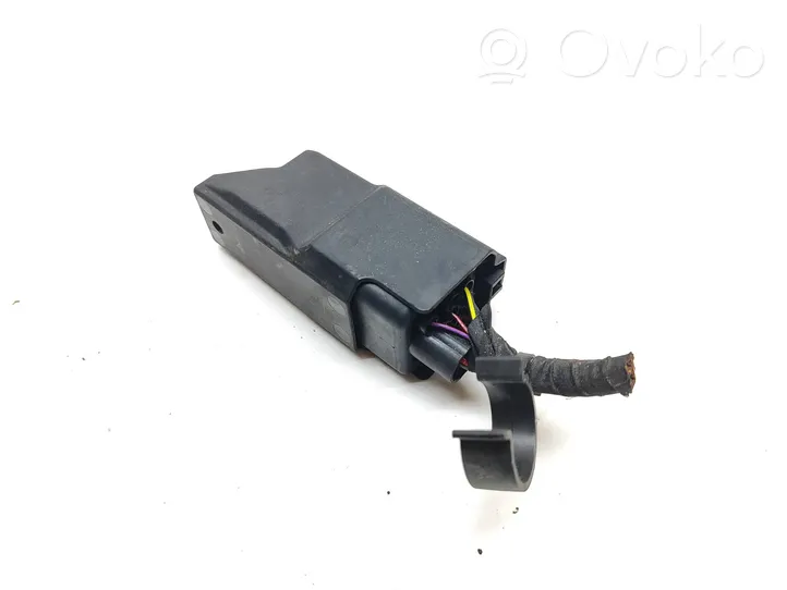 Audi A4 S4 B9 8W Przekaźnik / Modul układu ogrzewania wstępnego 8W0907599